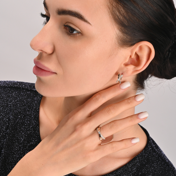 Серебряное кольцо со вставками из золота