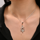 Срібна підвіска з золотими вставками та гербом Ураїни