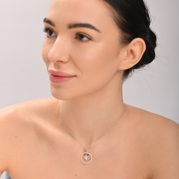 Подвес знак зодиака "Скорпион" из серебра с пластинами золота