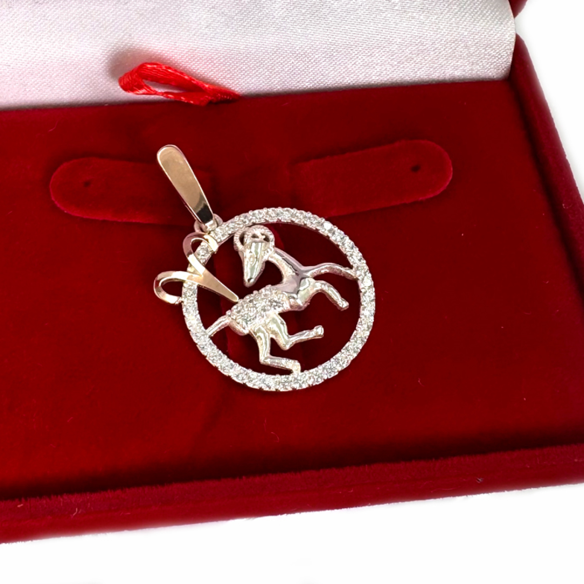 Подвес знак зодиака "Овен" из серебра с пластинами золота