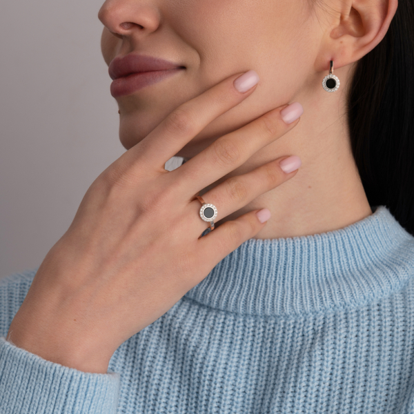 Серебряный комплект(серьги и кольцо) с ониксом