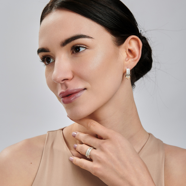 Серебряное кольцо с золотыми вставками