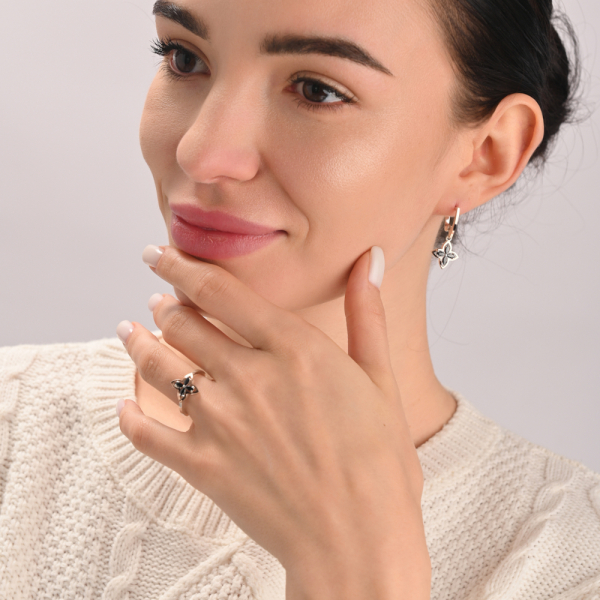 Срібний набір з золотими пластинами