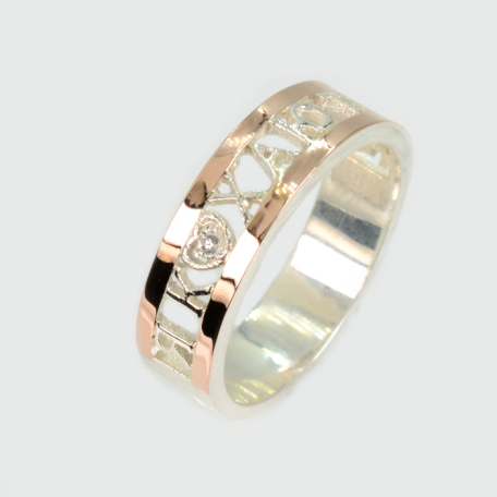 Серебряное кольцо с золотыми вставками "Я люблю тебя"