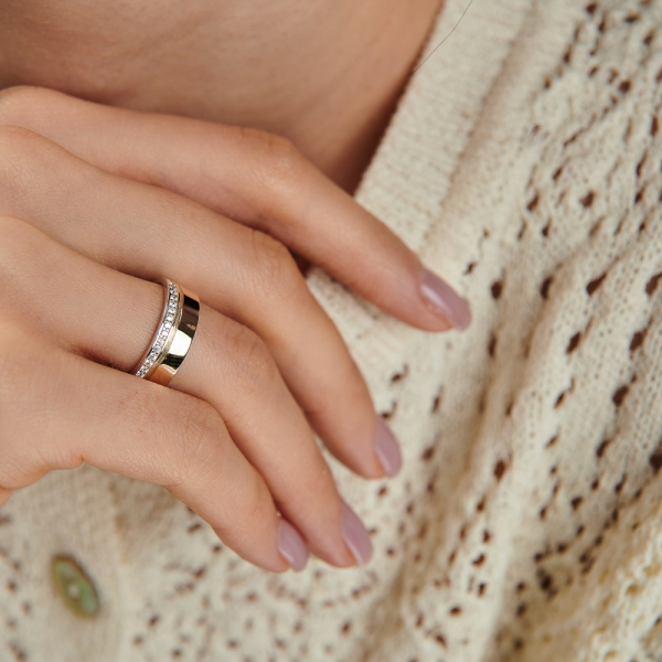 Обручальное кольцо из серебра и золота