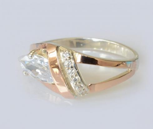 Серебряное кольцо со вставками из золота
