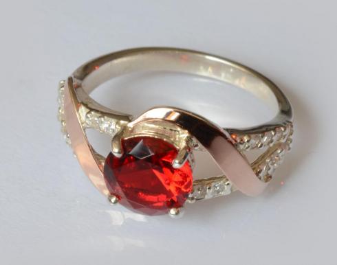 Серебряное кольцо с золотыми накладками и кубическим цирконием